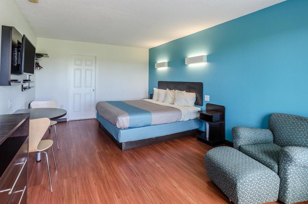 موتل 6 لكسينجتن، فرجينيا