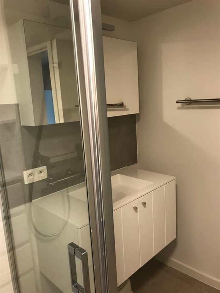 Seabreeze 303 Bathroom