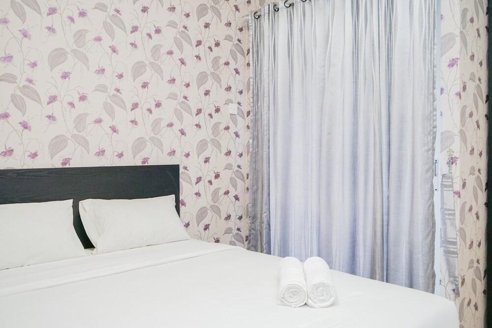 Modern Comfy 2BR Serpong Greenview Apartment Room