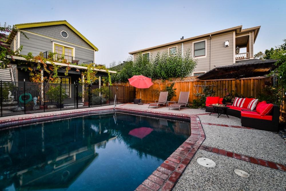 ماديسون ستريت إن  بد آند بريكفاست حمام سباحة مكشوف