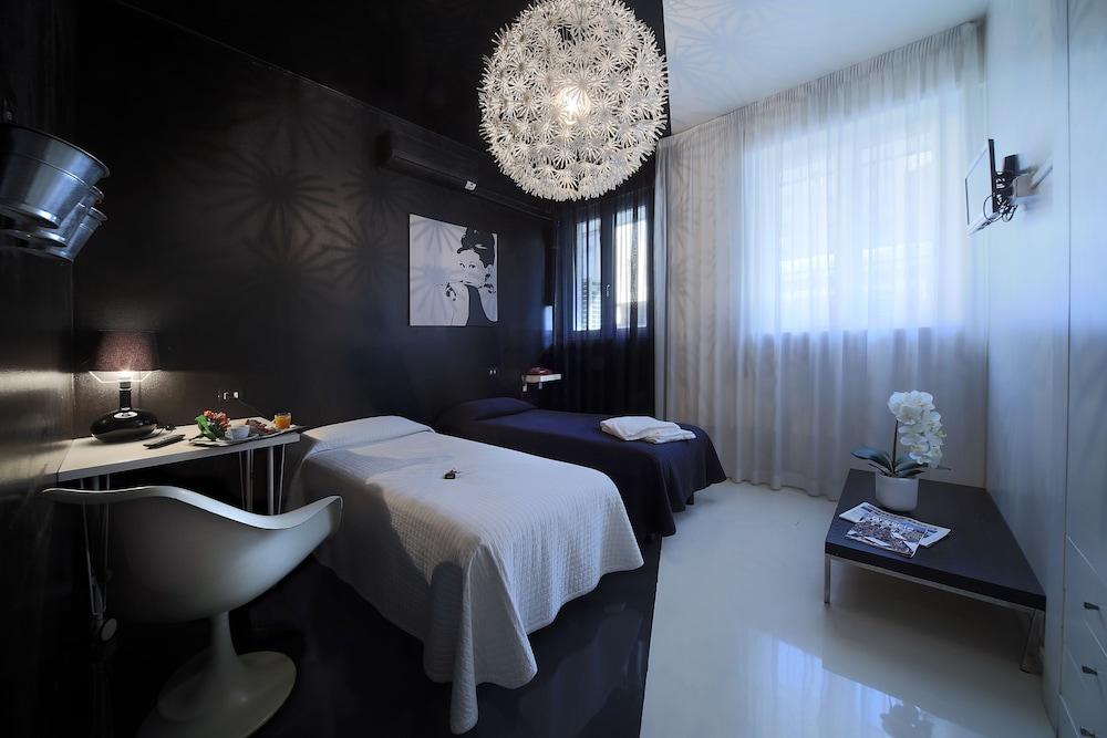 Hotel Cristallo Featured Image