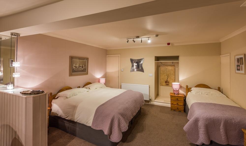 The Devonian Guestroom