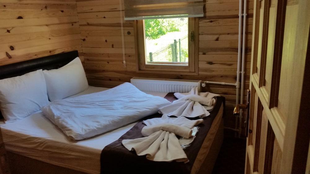 أوزونجول بنجالو هاوس غرفة