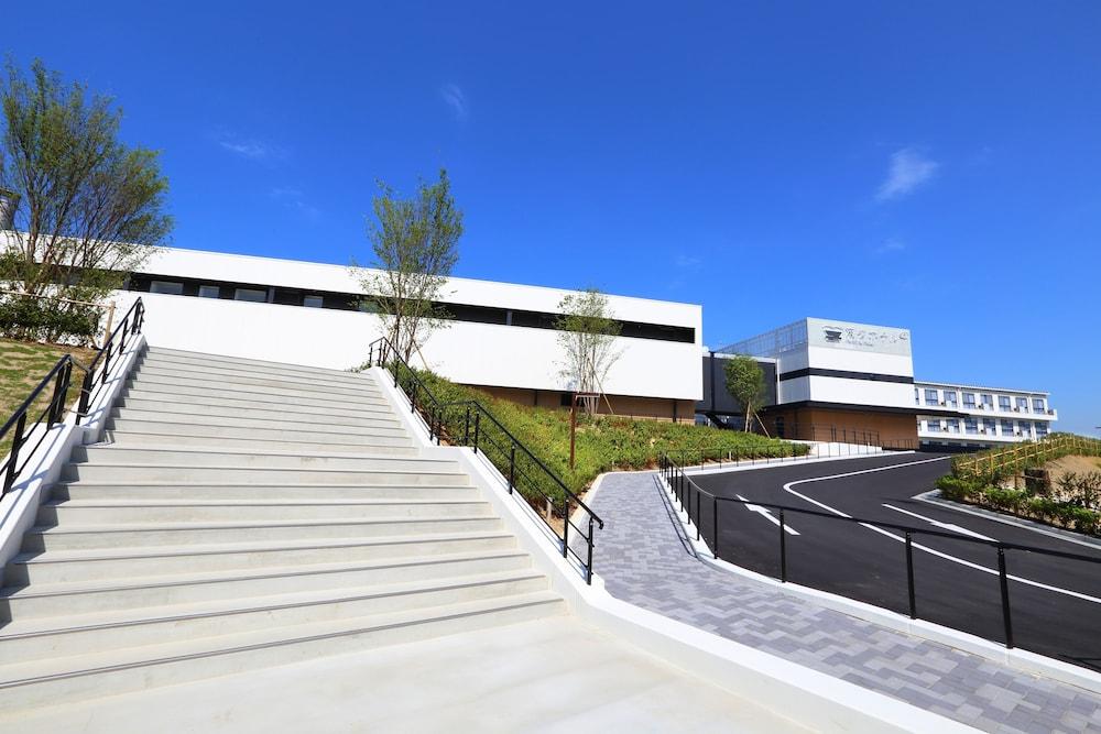 ويرد ريزورت آند سبا كانساي أيربورت تفاصيل الفندق من الخارج