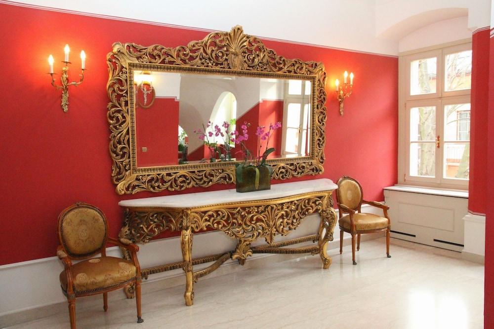 سانت جورج ريزيدنس أول سويت هوتل ديلاكس أخرى