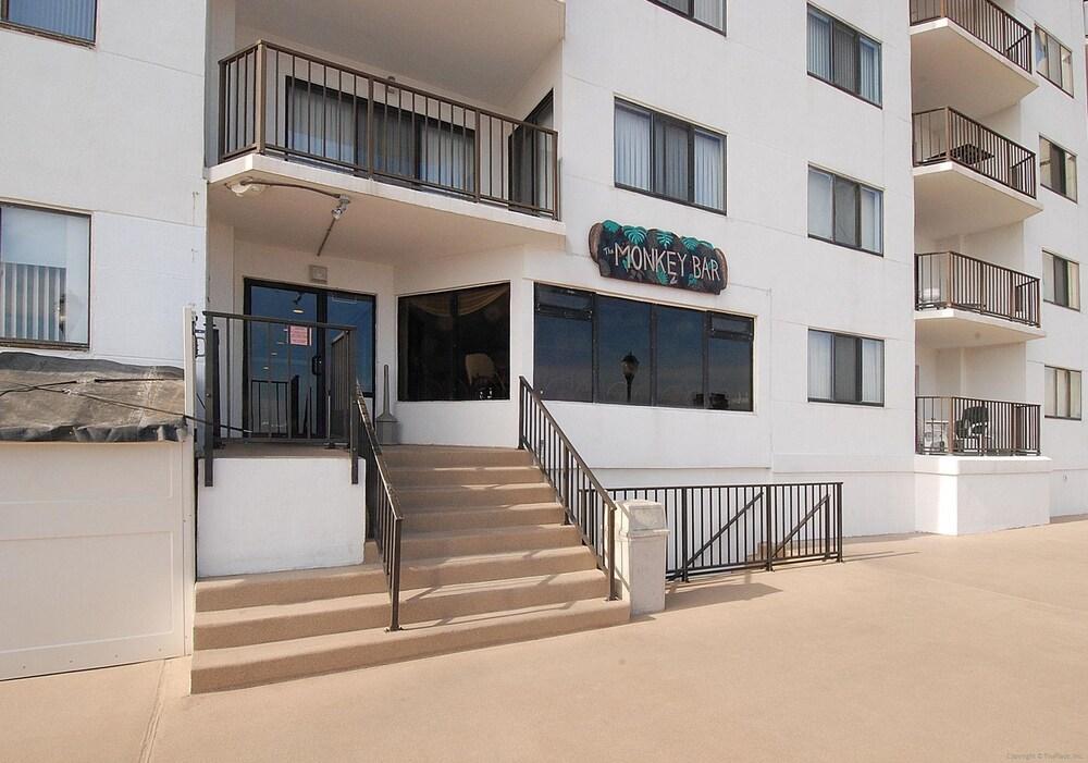 هينلوبين يونيت 613 باي لونج آند فوستر المنطقة الخارجية