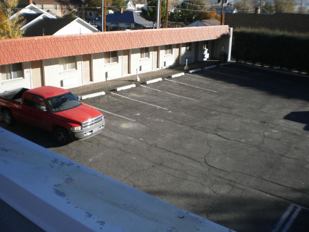 Magnuson Hotel Park Vue Property Grounds