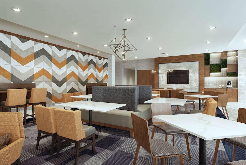 لا كينتا إن آند سويتس باي ويندام ماريزفيل الردهة