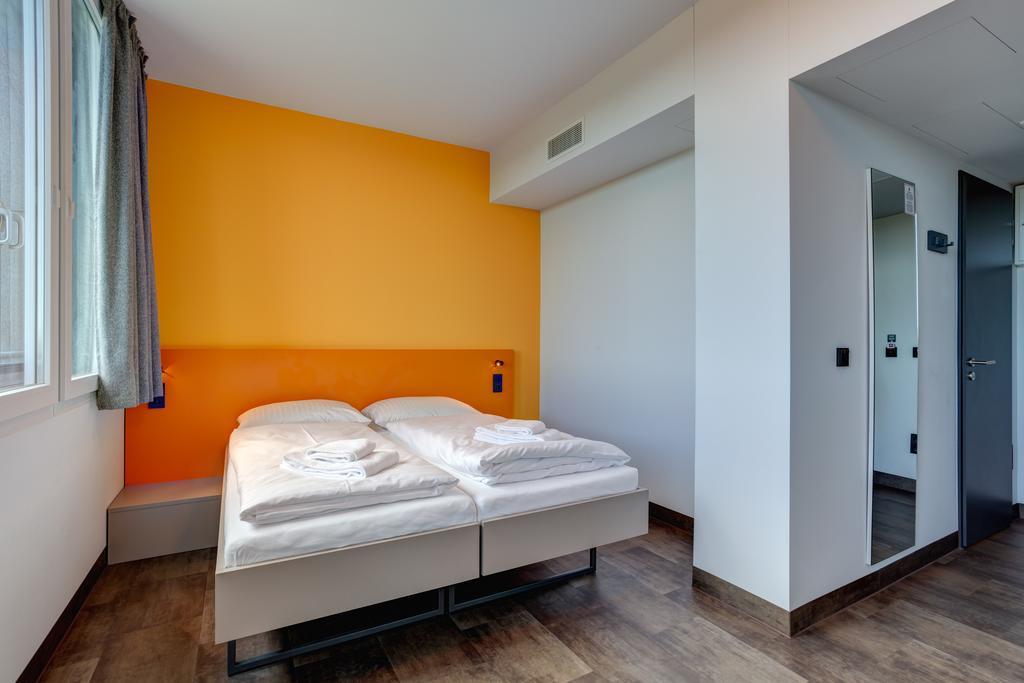 ماينينجر هوتل مونخن أوليمبيابارك  أخرى