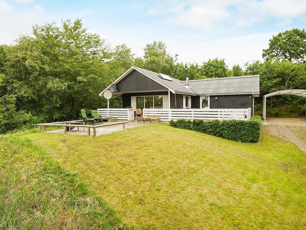 جورجاس هوليداي هوم إن سبوتروب ويذ روفد تيراس المنطقة الخارجية