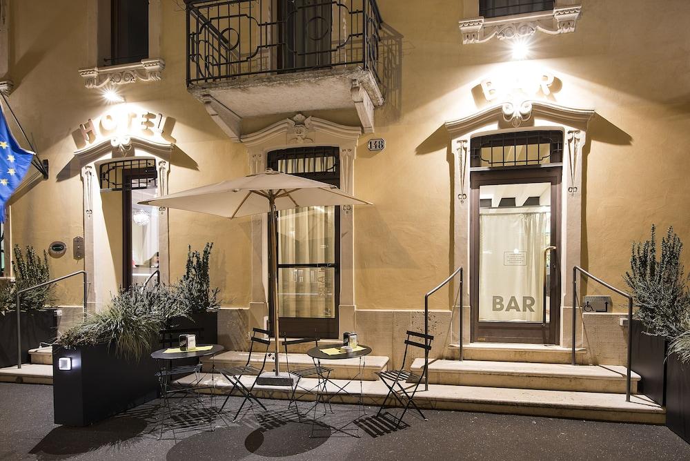 Albergo Fontana Exterior