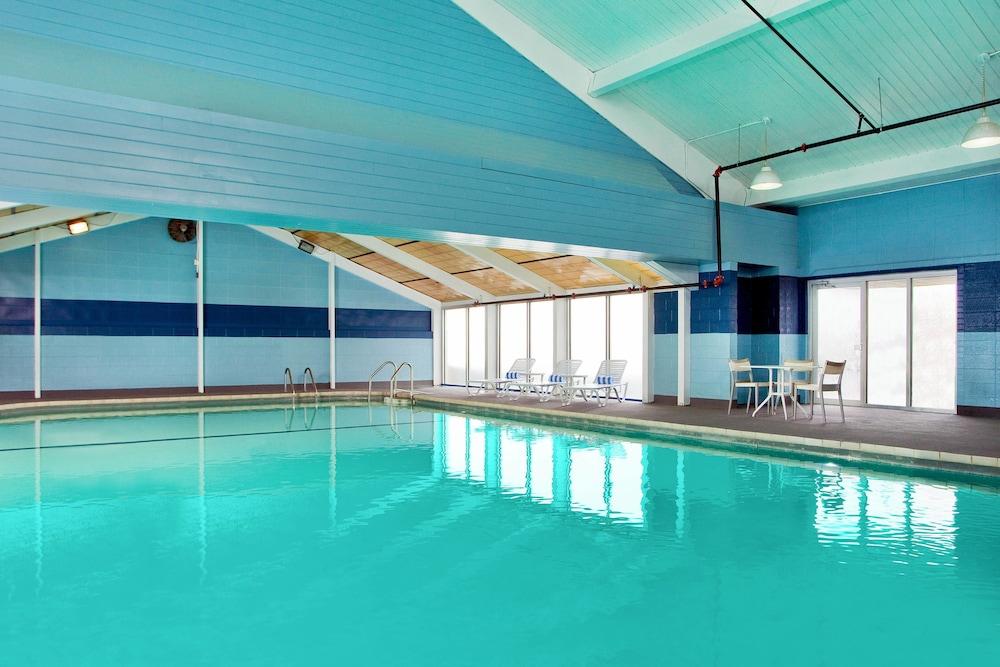 فور بوينتس باي شيراتون كليفلاند إيربورت زحليقة مائية