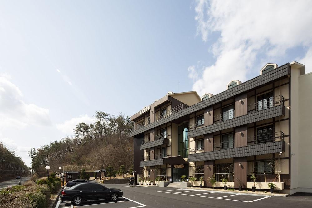 Tomonoya Hotel & Ryokan Gyeongju Exterior detail