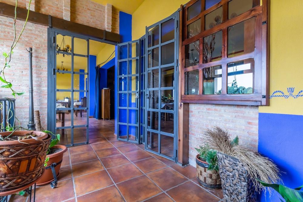 أوستيريا تيرايانا باي هويبي هوتل منطقة الاستقبال