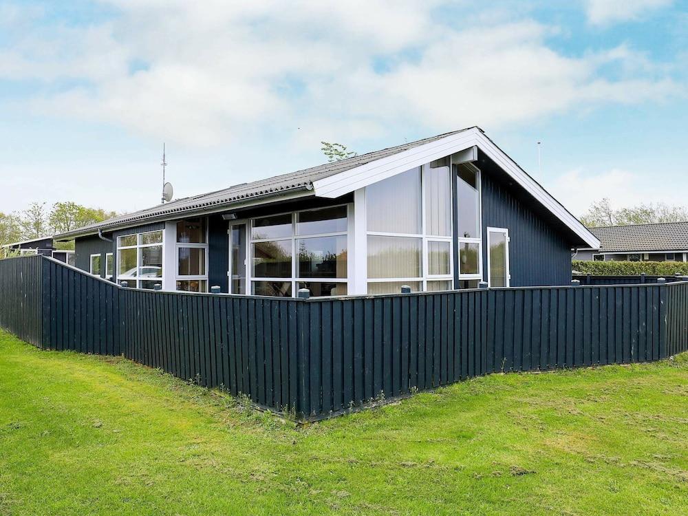 بيسفول هوليداي هوم إن فينديروب ويذ لارج تيراسي المنطقة الخارجية