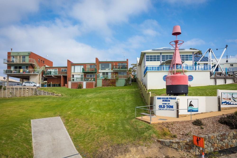 Whalevue Exterior