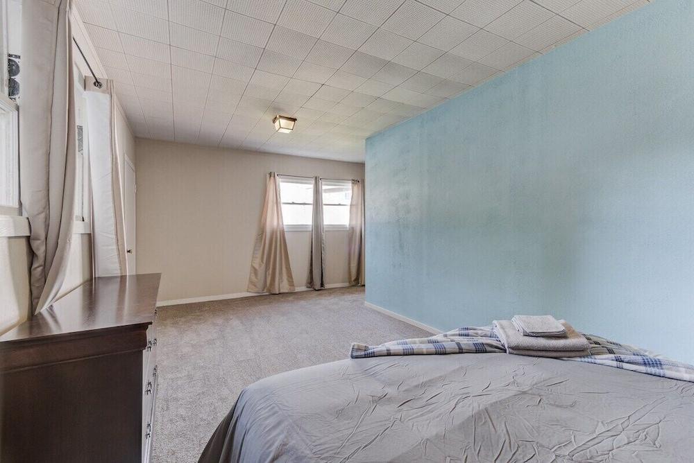 كوزي، برايفيت 1 .بد رووم إن هايارد غرفة