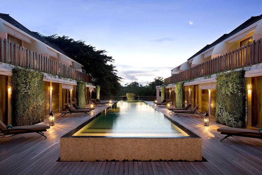 كوبو كوبو جيمباران بيتش كلوب آند سبا باي لوشيتان المنطقة الخارجية