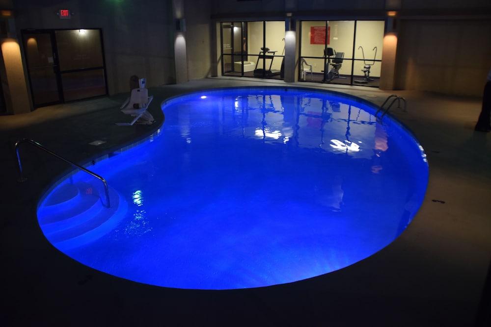 إكونو لودج آند سويتس كلاركسفيل نير جوفرنورز سكوير مول زحليقة مائية