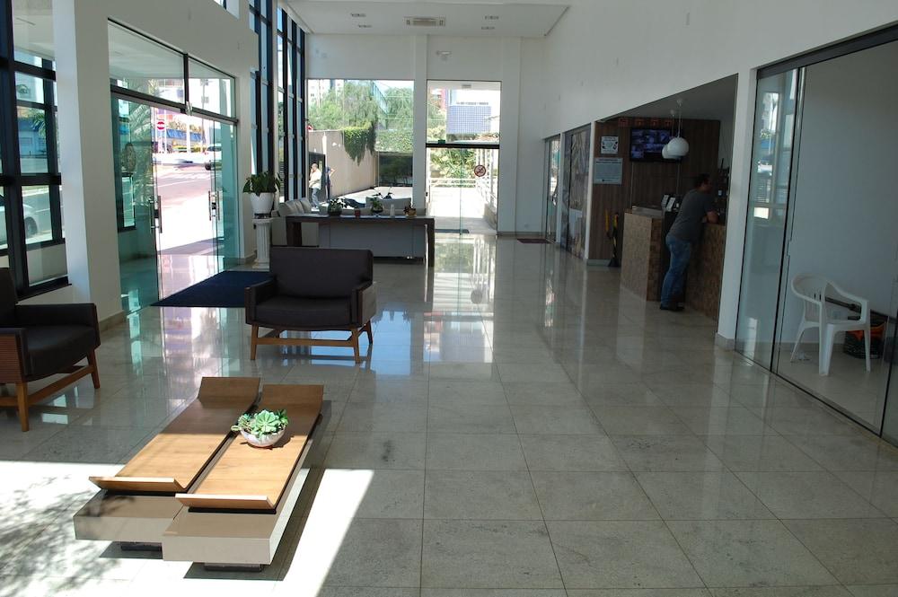 ثيرماس دو باندييرانتي - جاي سي تيمبورادا منطقة الانتظار في الردهة