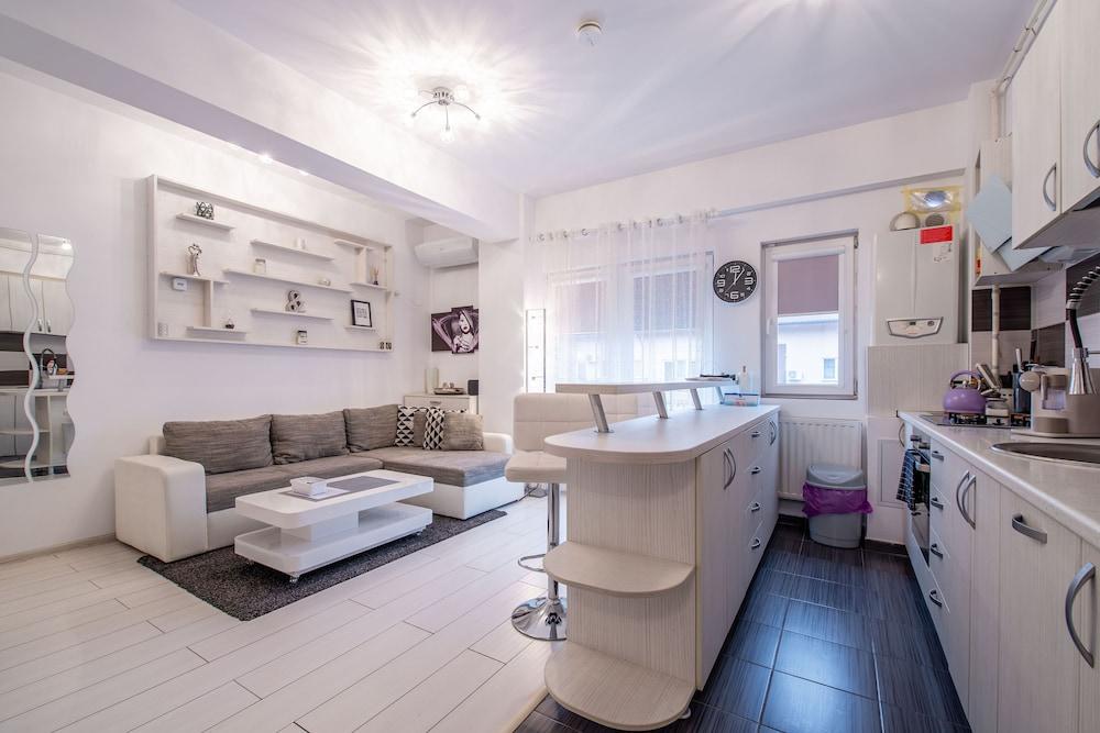 ستوديو ميليتاري ريزيدنس إم 1