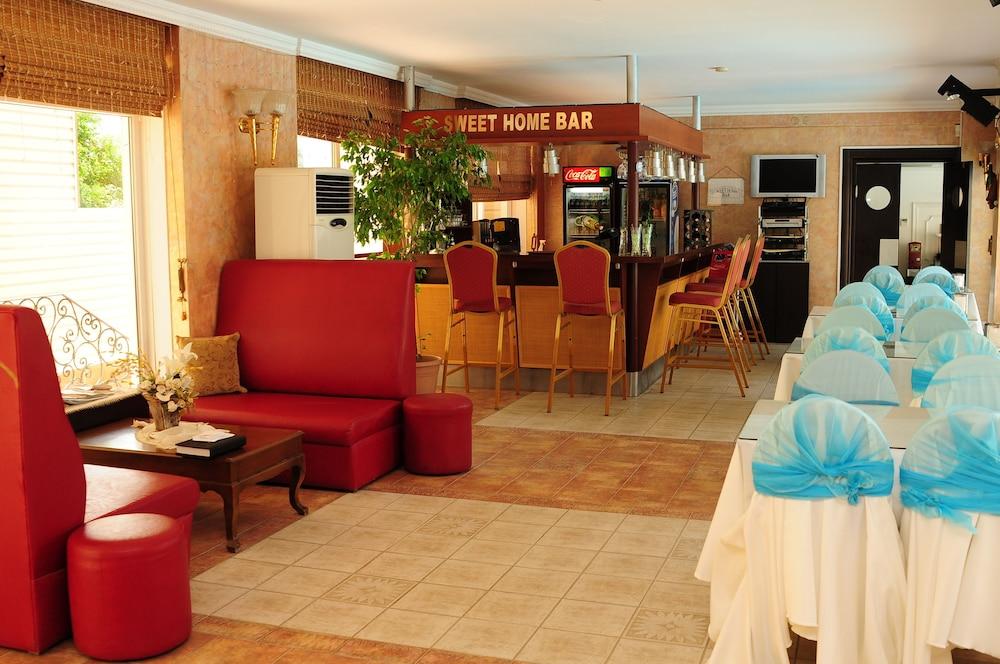 سويت هوم بوتيك هوتل منطقة الانتظار في الردهة