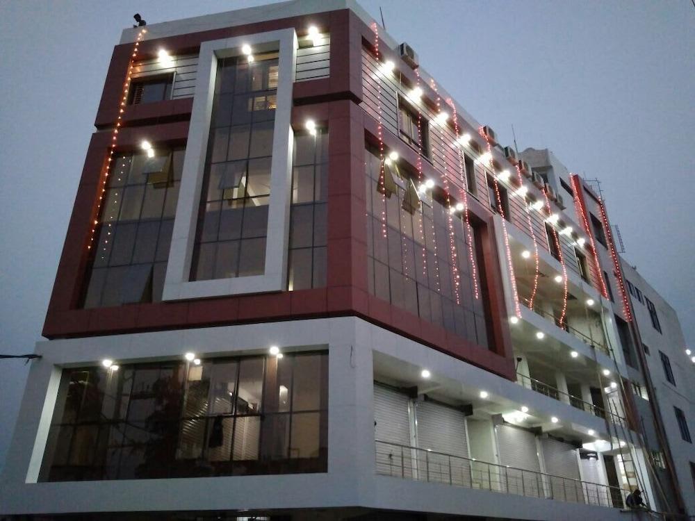 Vinayak Palace Hoshangabad