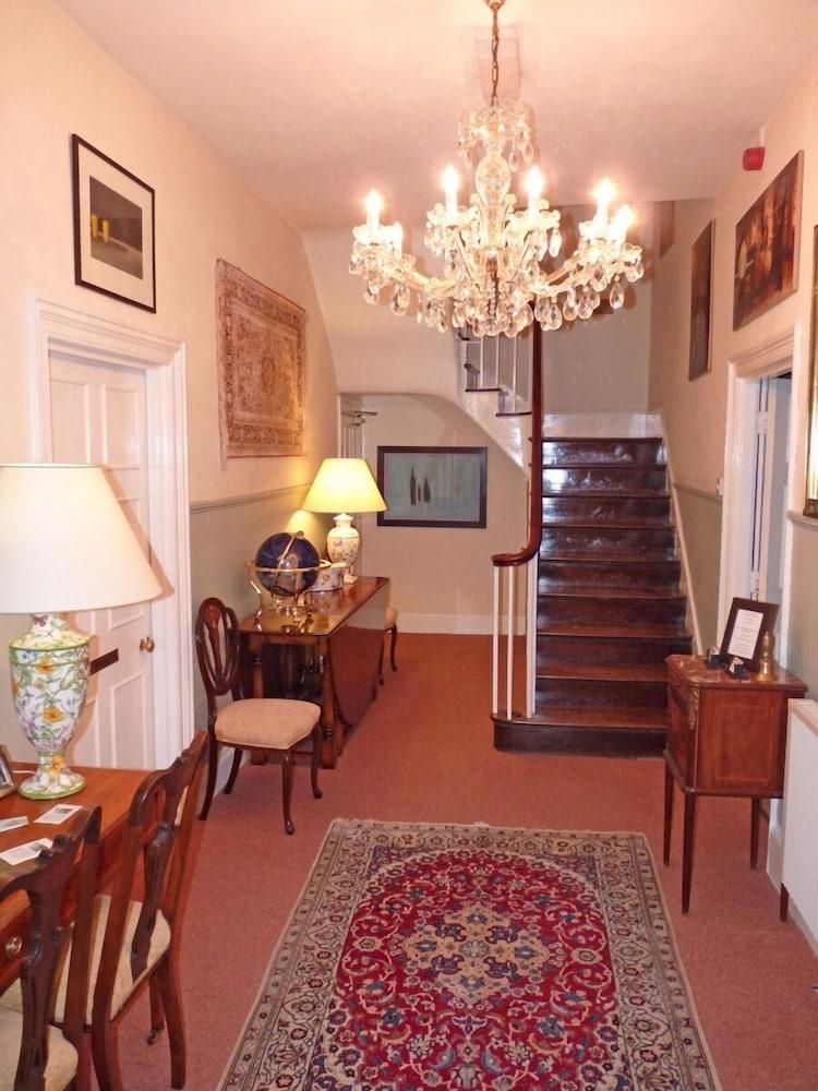 تاون ميلز بد آند بريكفاست