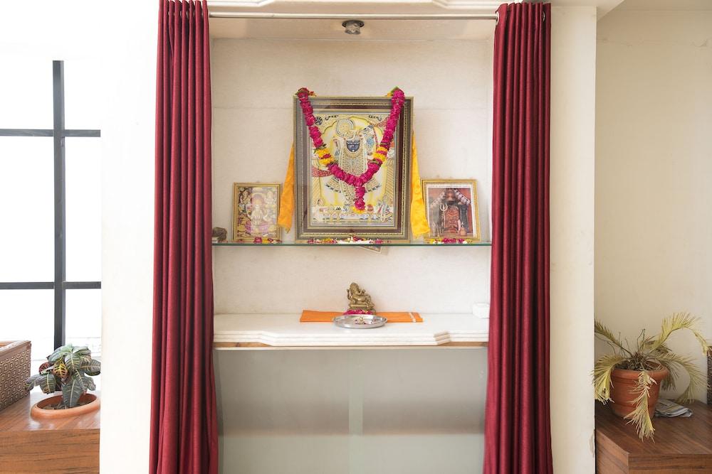 Vaikunth by Adamo Lobby
