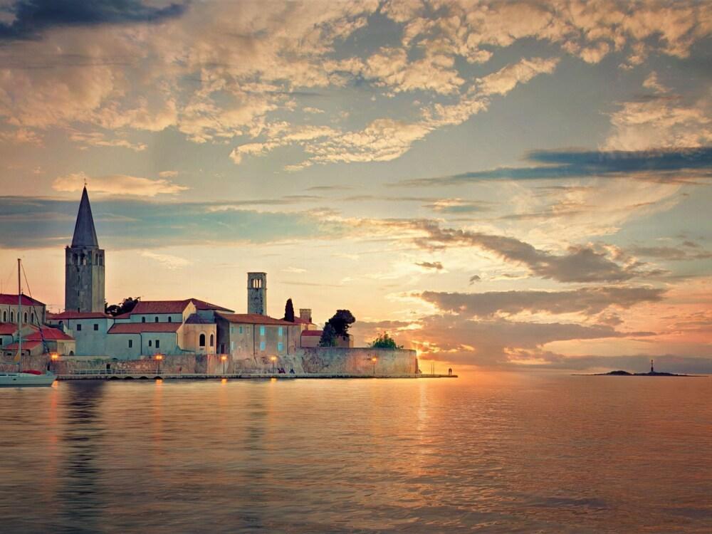 Apartment for up to 5 Persons near Porec with Shared Pool Exterior