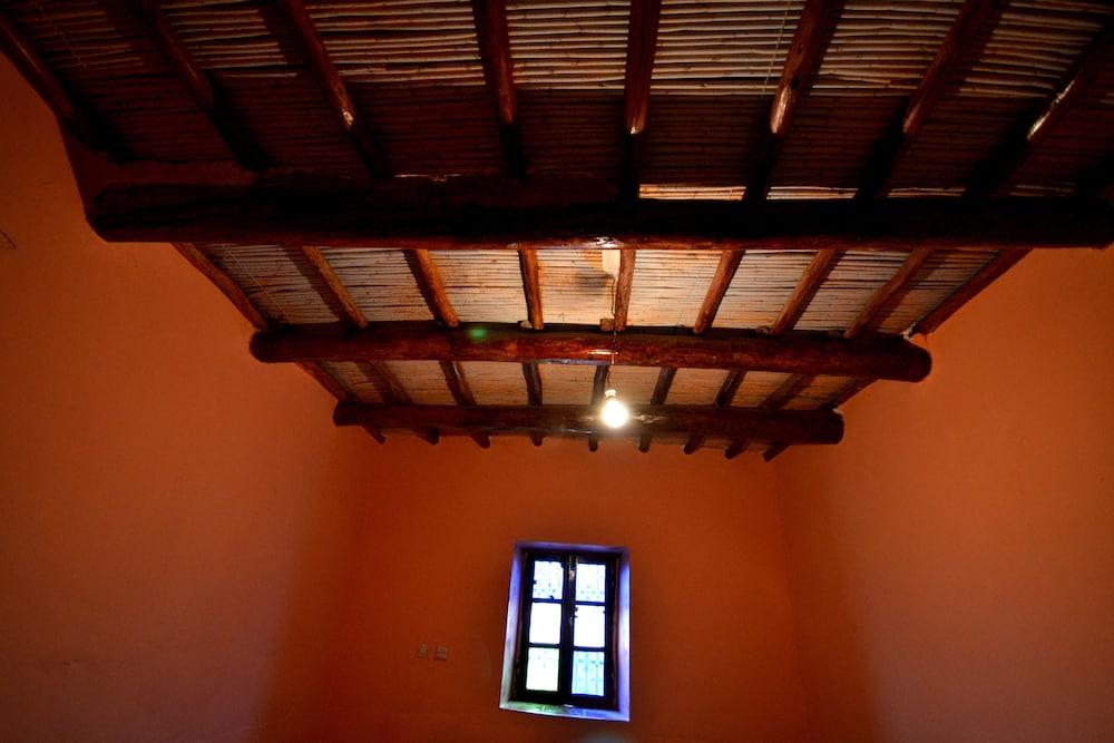 Gite Tihliwine Interior Detail