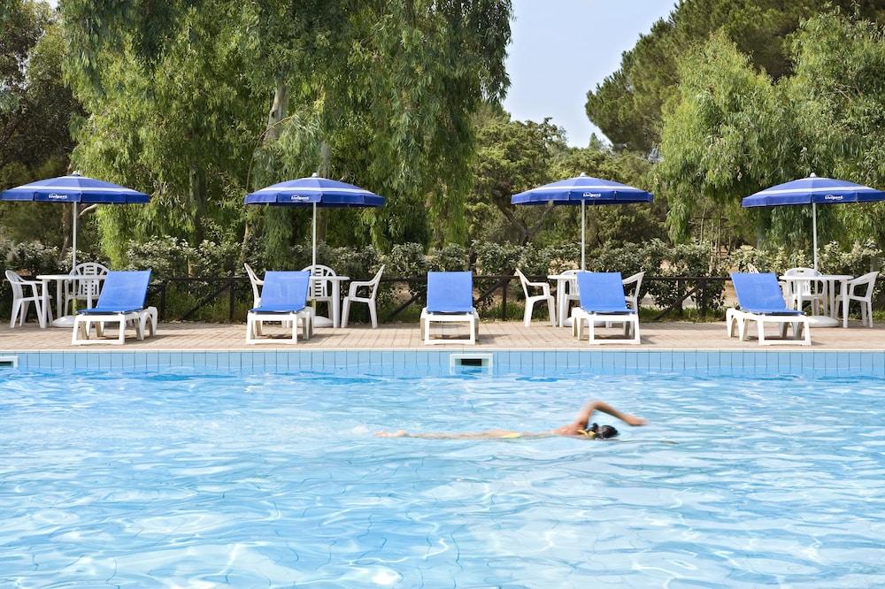 تي إتش مارينا دي سيباري - بايا ديلي أكي فيلاج زحليقة مائية