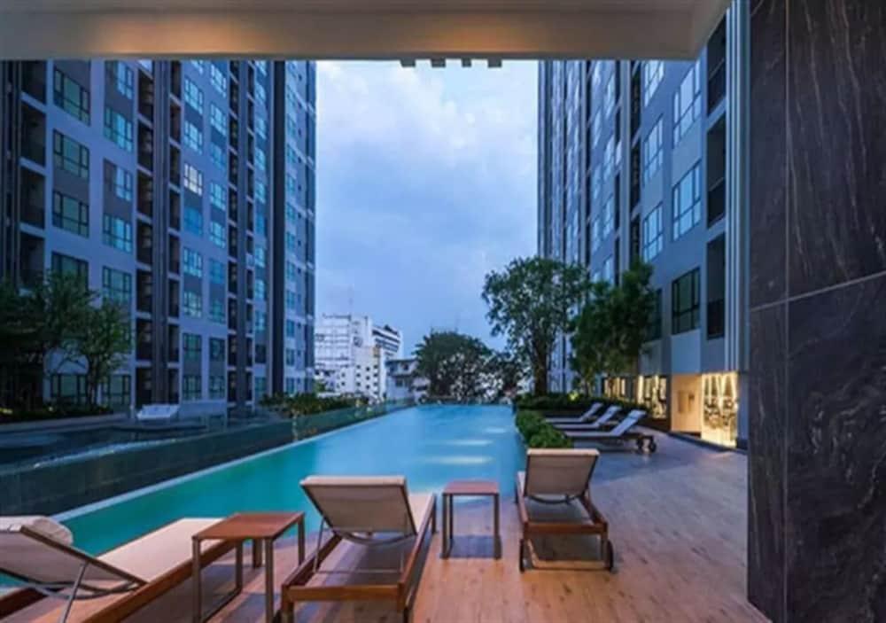 ذا بايز باتايا كوندو الصورة الأساسية