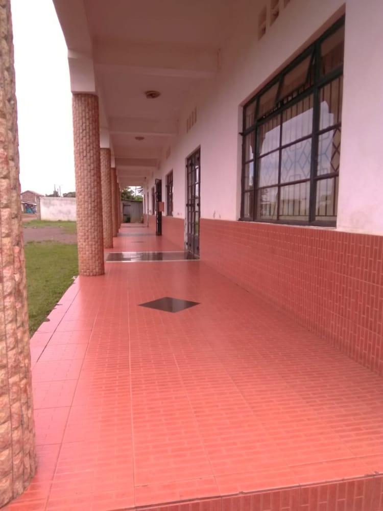 Zebra Resort And Spa Exterior