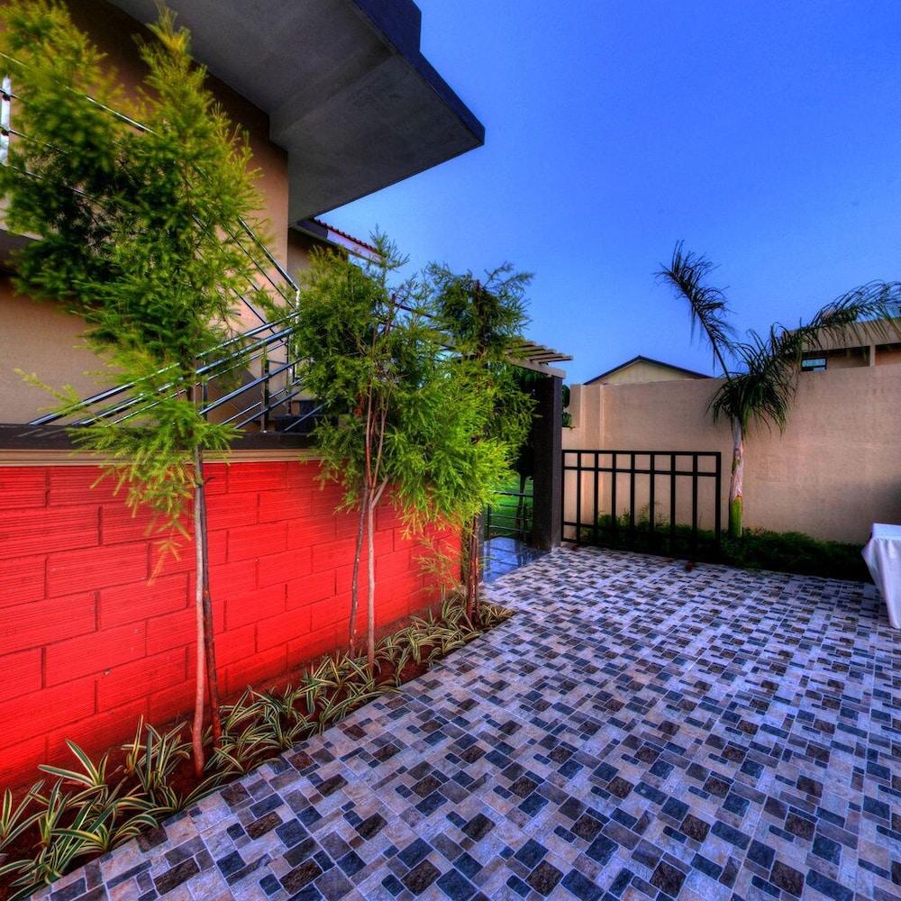 نيجاجونا ريزورتس آند سبا الفندق من الداخل