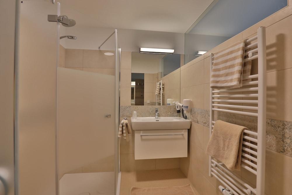 جاستهوف ألبين بليك الصورة الأساسية