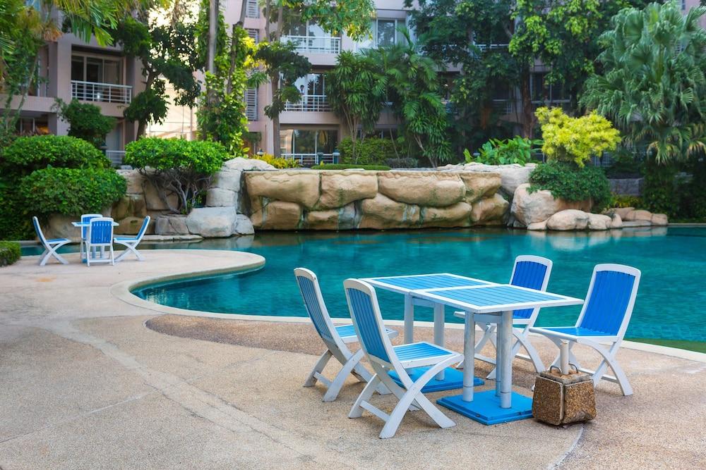 بان سانساران بيتش فرونت كوندومينيوم حمام سباحة مكشوف