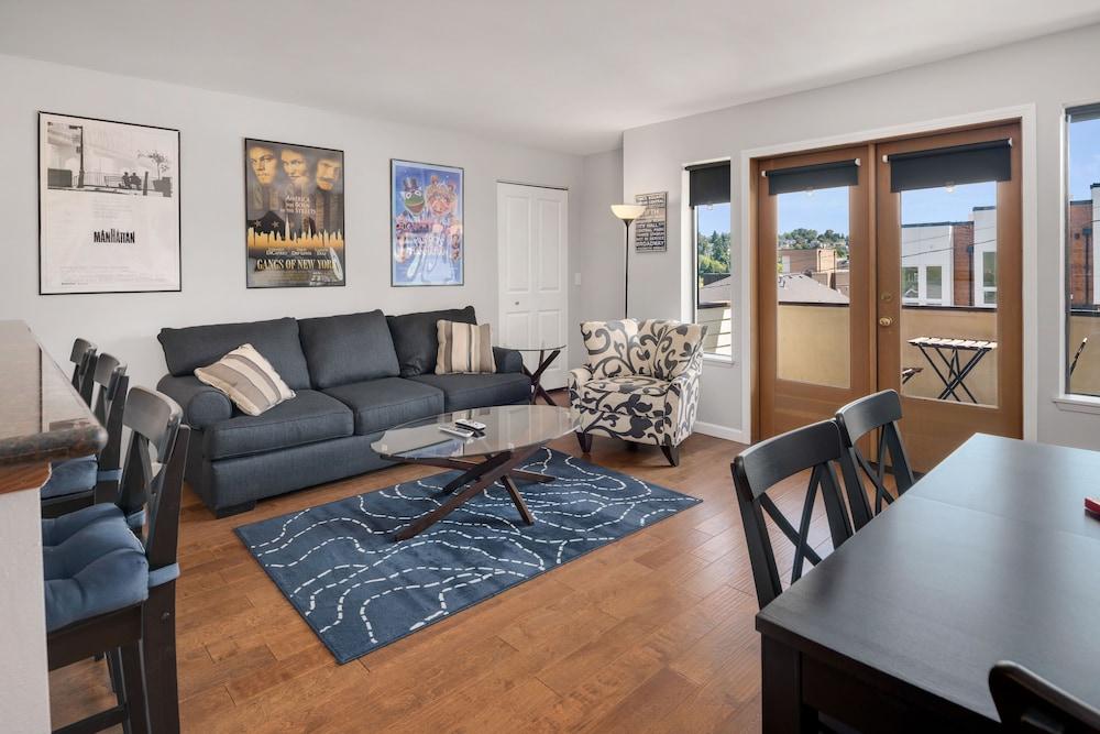 سياتل فاكيشن هوم: توماس لودج نيو يورك