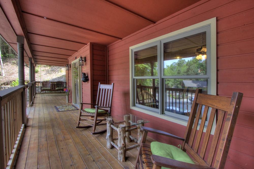 كانتري رودز باي هوني بير كابينز تفاصيل الفندق من الخارج