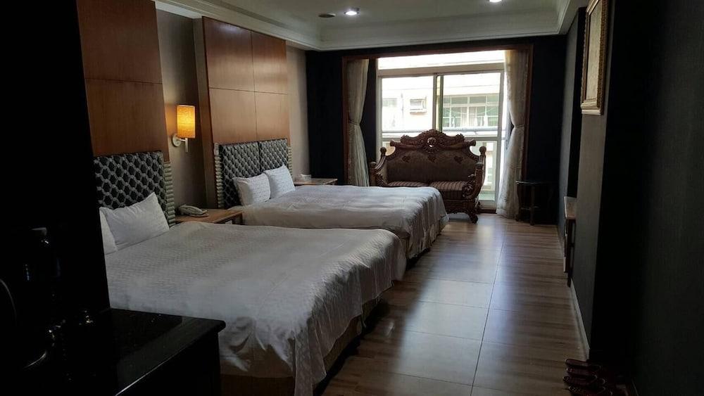 Dong Shi Garden Motel Room