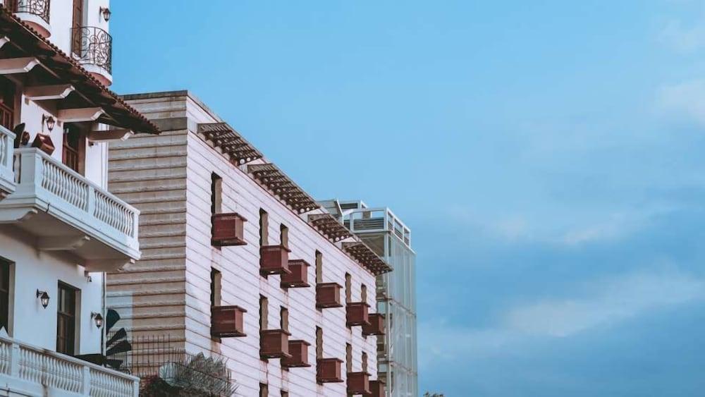 فيراج ساروفار بورتيكو جامو المنطقة الخارجية