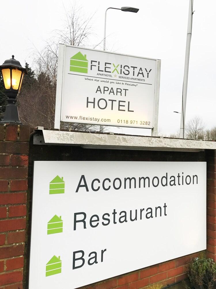 فليكسي ستاي ريدنج ويست أبارت هوتل تفاصيل الفندق من الخارج