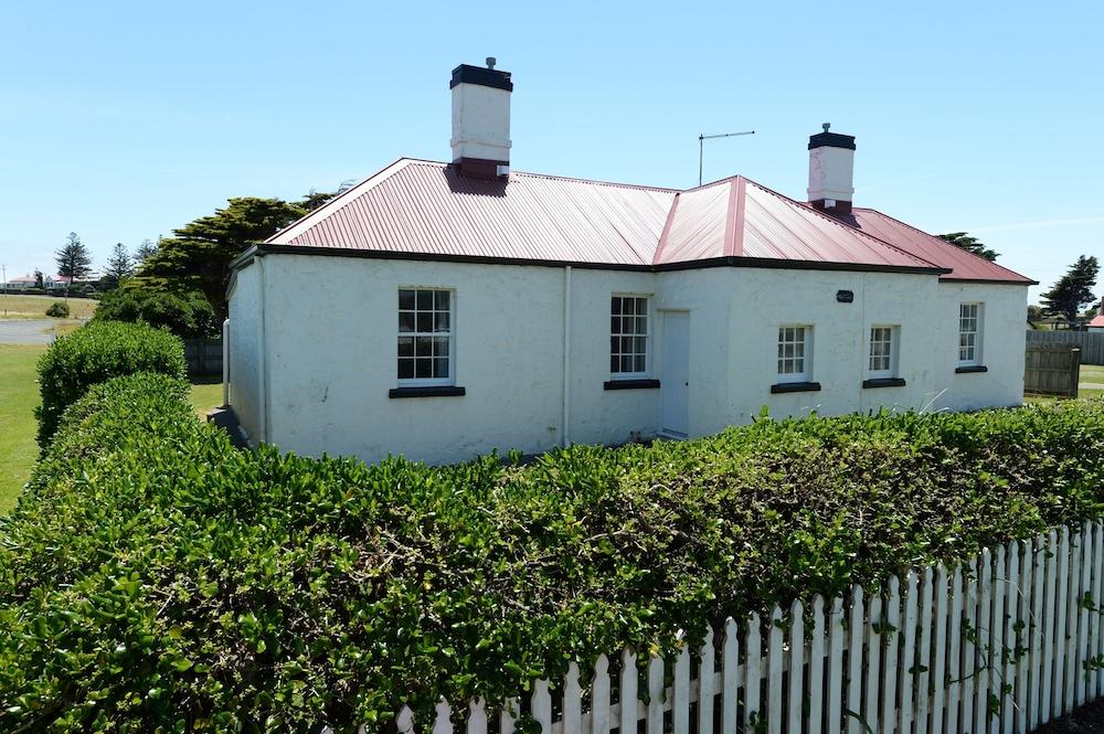 Low Head Pilot Station Exterior