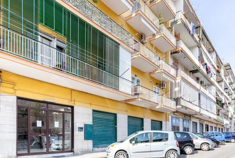 أيربورت كابوديتشينو نابولي فلات المنطقة الخارجية