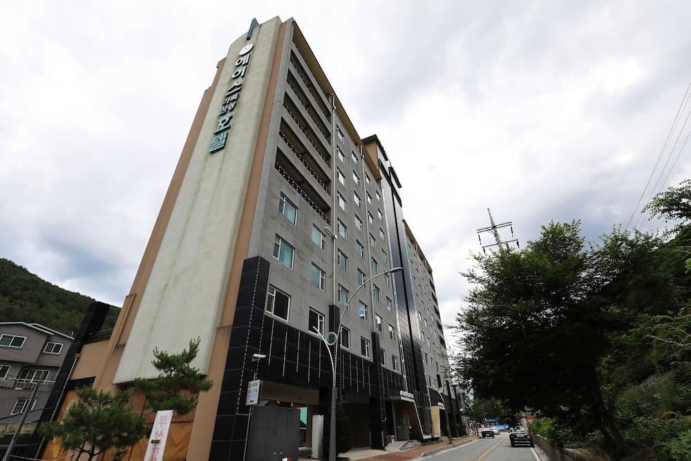 Ace Family Hotel