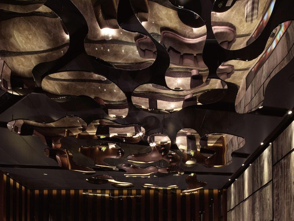 Treeart Hotel Lobby
