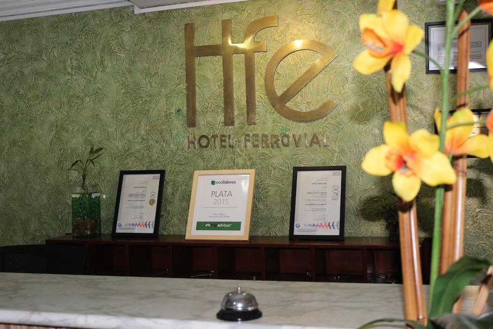 هوتل فيروفيال كونفيرياس منطقة الاستقبال