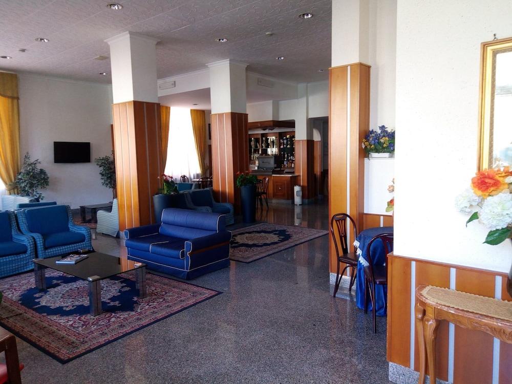 هوتل فليمينغ الردهة