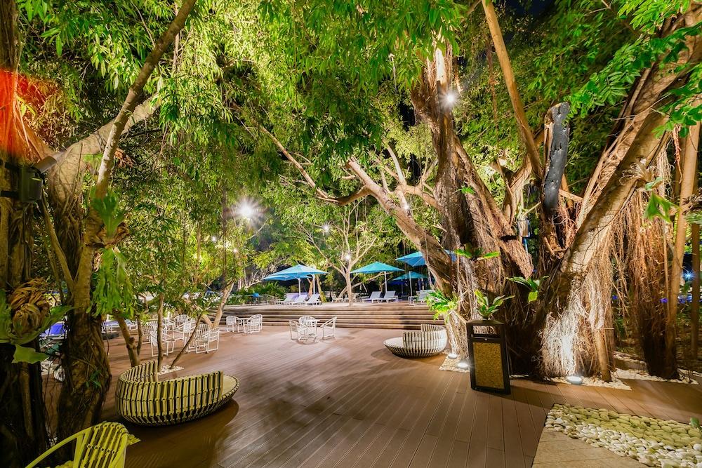 Tambuli Seaside Resort and Spa Property Grounds