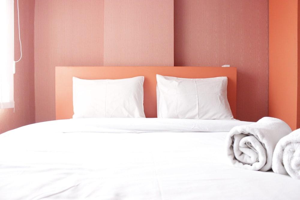 Trendy & Cozy 2BR Gateway Pasteur Apartment Room